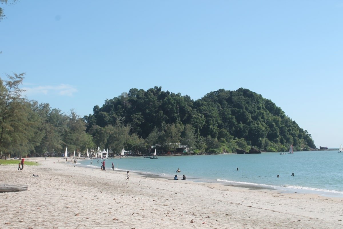 tanjung leman beach