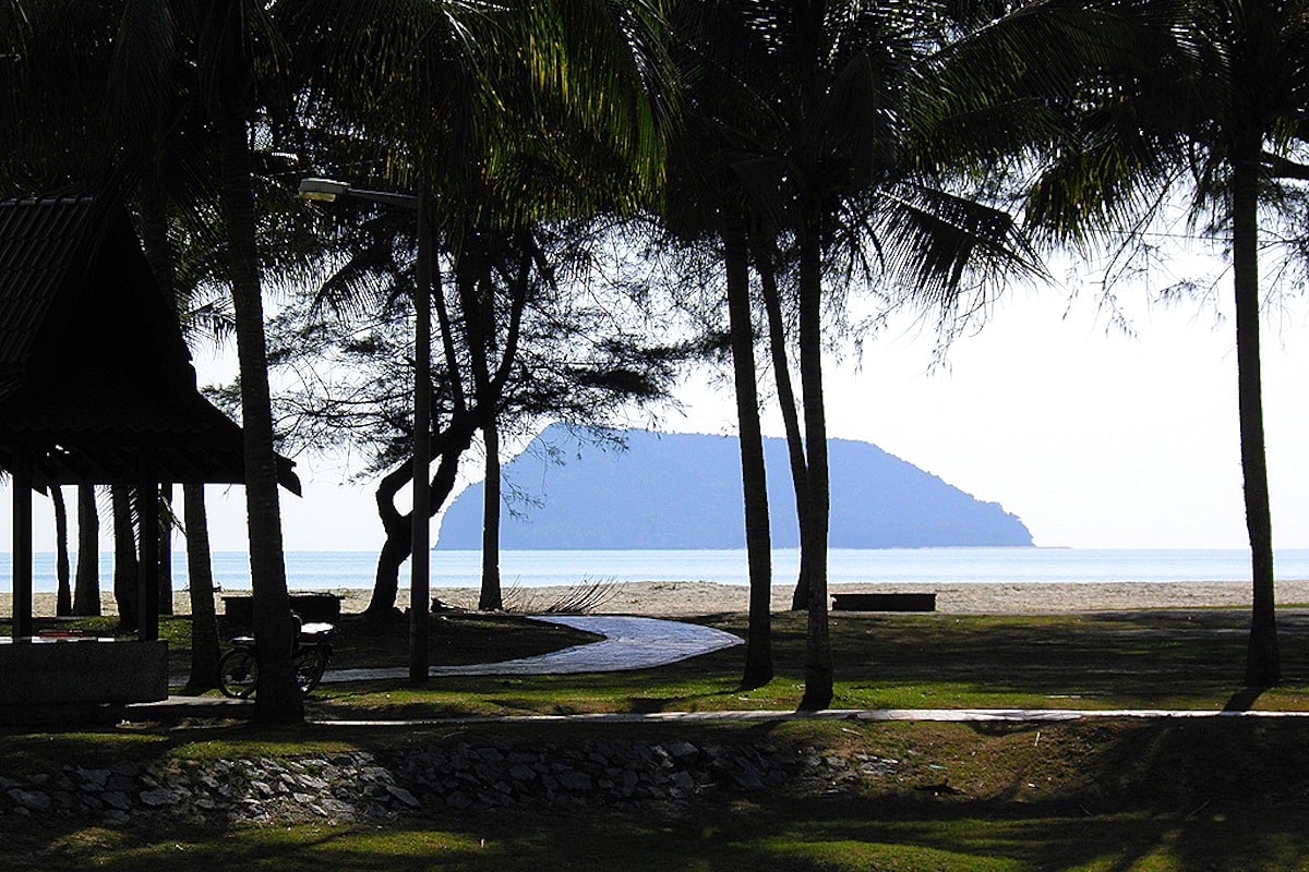 Air Tawar Beach (Pantai Air Tawar)