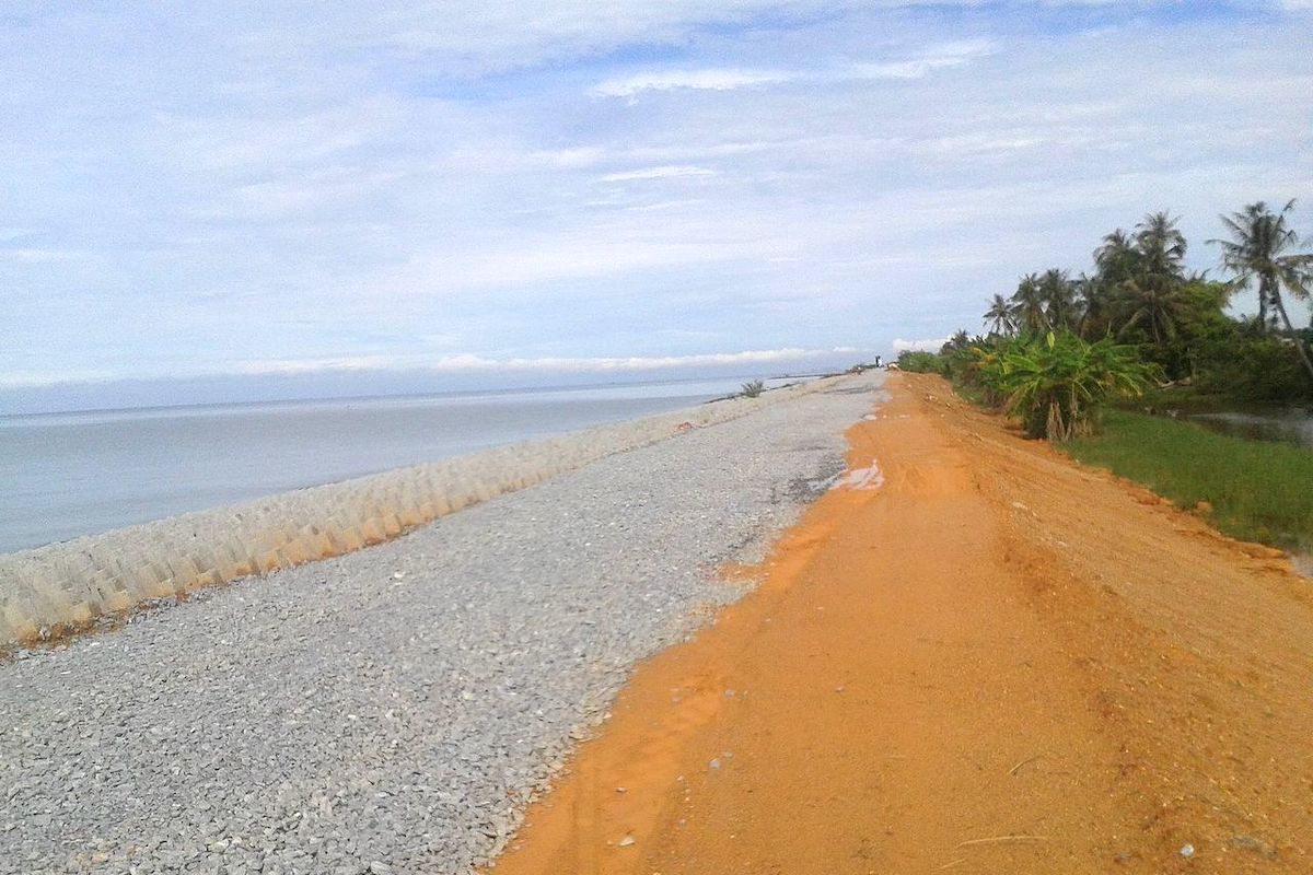 Ban Pecah Beach (Pantai Ban Pecah)