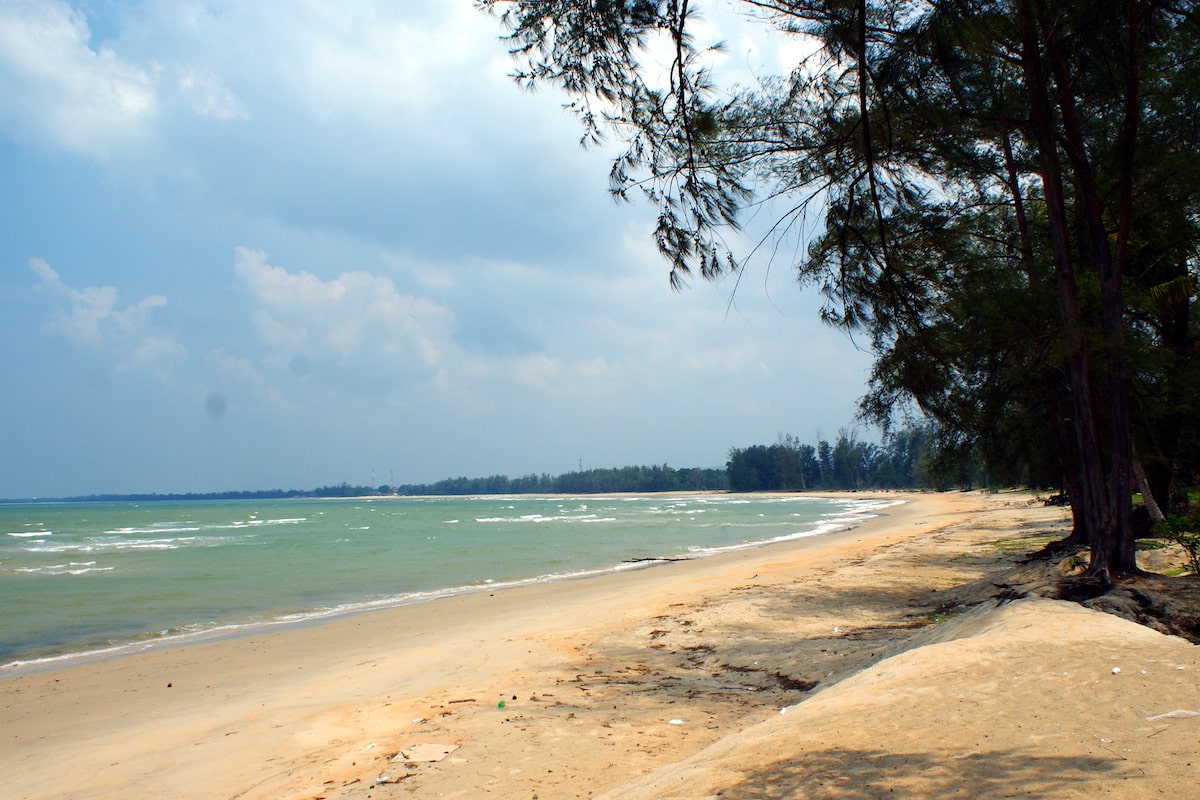 Cherating Beach (Pantai Cherating)