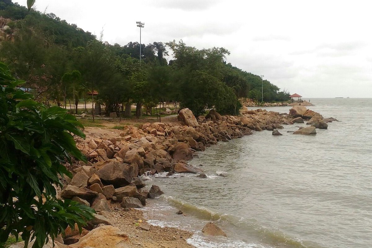 1. Minyak Beku Beach (Pantai Minyak Beku), Batu Pahat