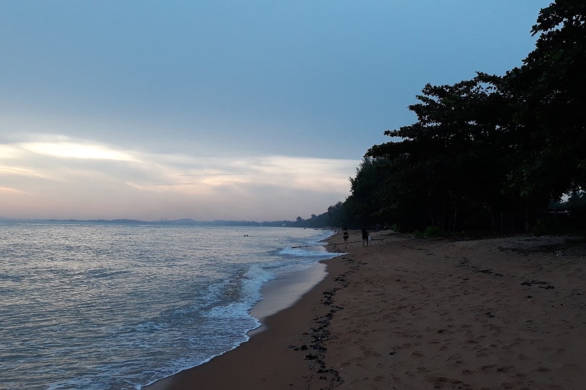 Padang Kemunting Beach (Pantai Padang Kemunting)