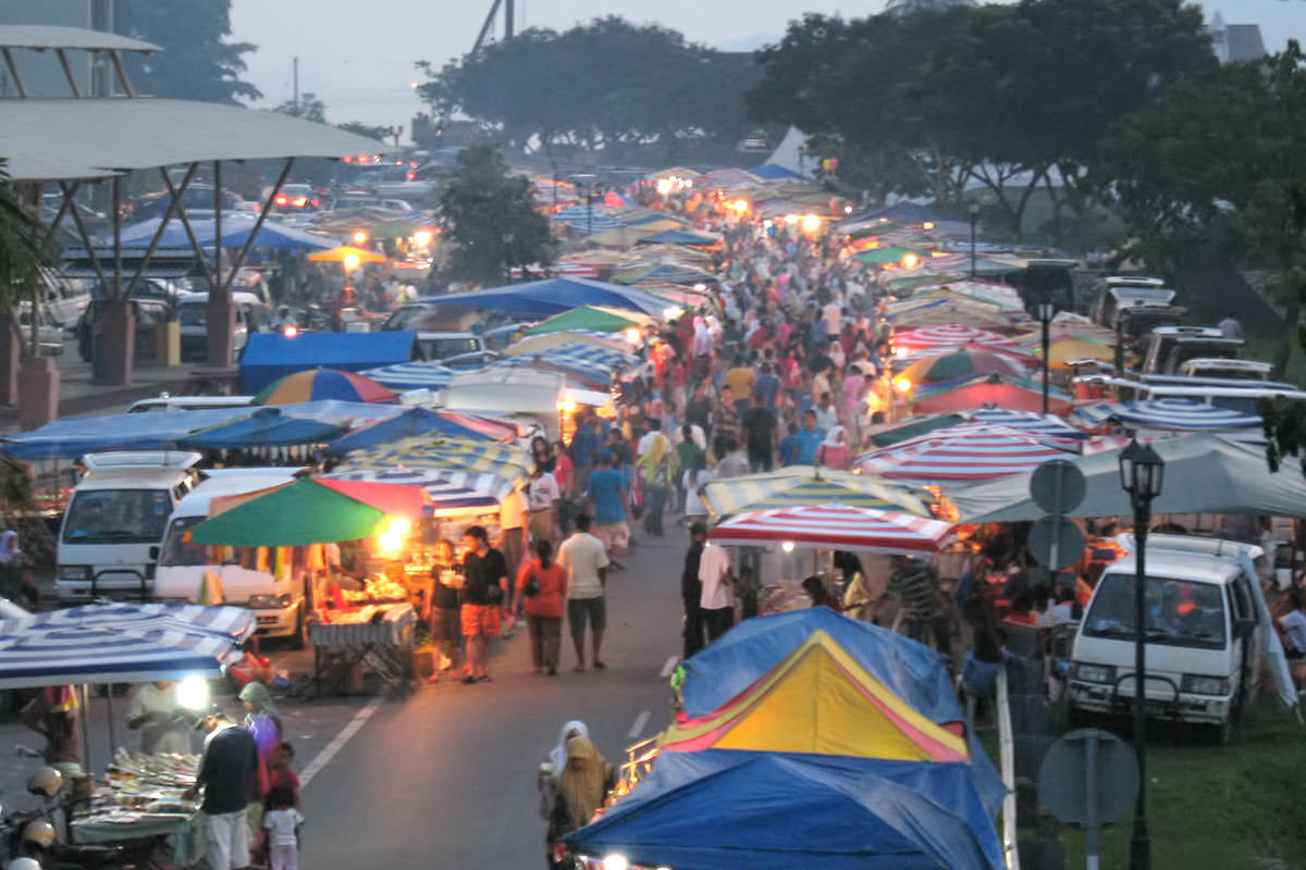 Pasar Malam Pekan Kuah