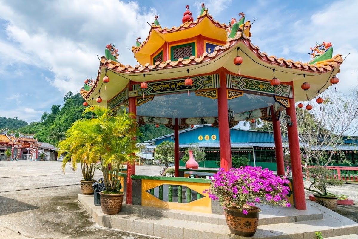 Water And Moon Temple, Gua Musang